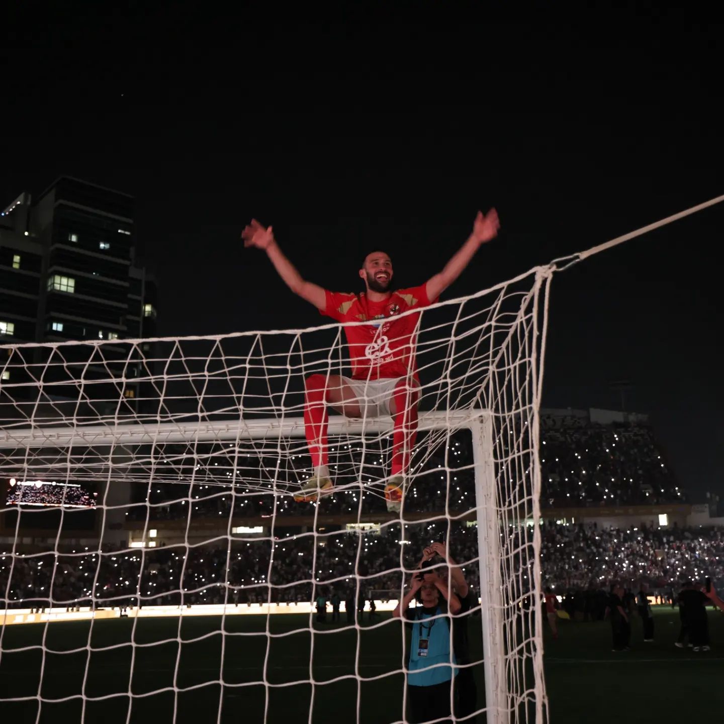 لقطات تتويج الأهلي بكأس السوبر  المصري على حساب الزمالك