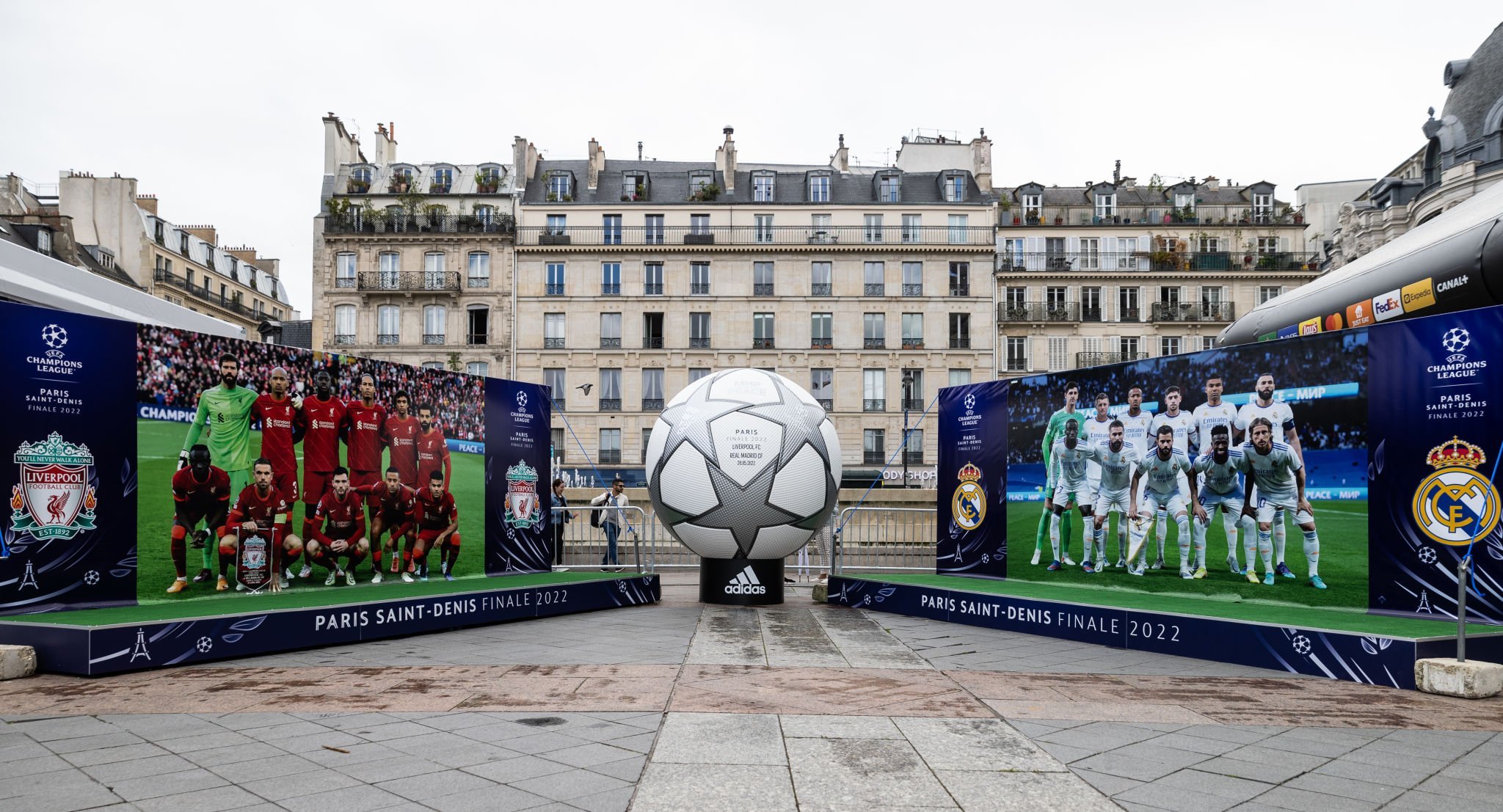 باريس تتزين لاستقبال نهائي دوري أبطال أوروبا