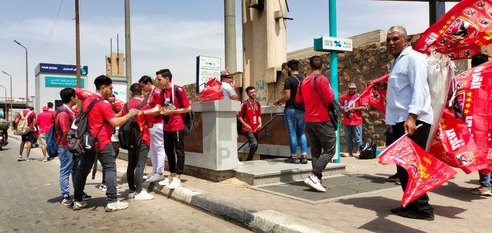 جماهير الأهلي من مترو الأنفاق إلى ستاد القاهرة لمؤازرة الفريق قبل مواجهة الوداد