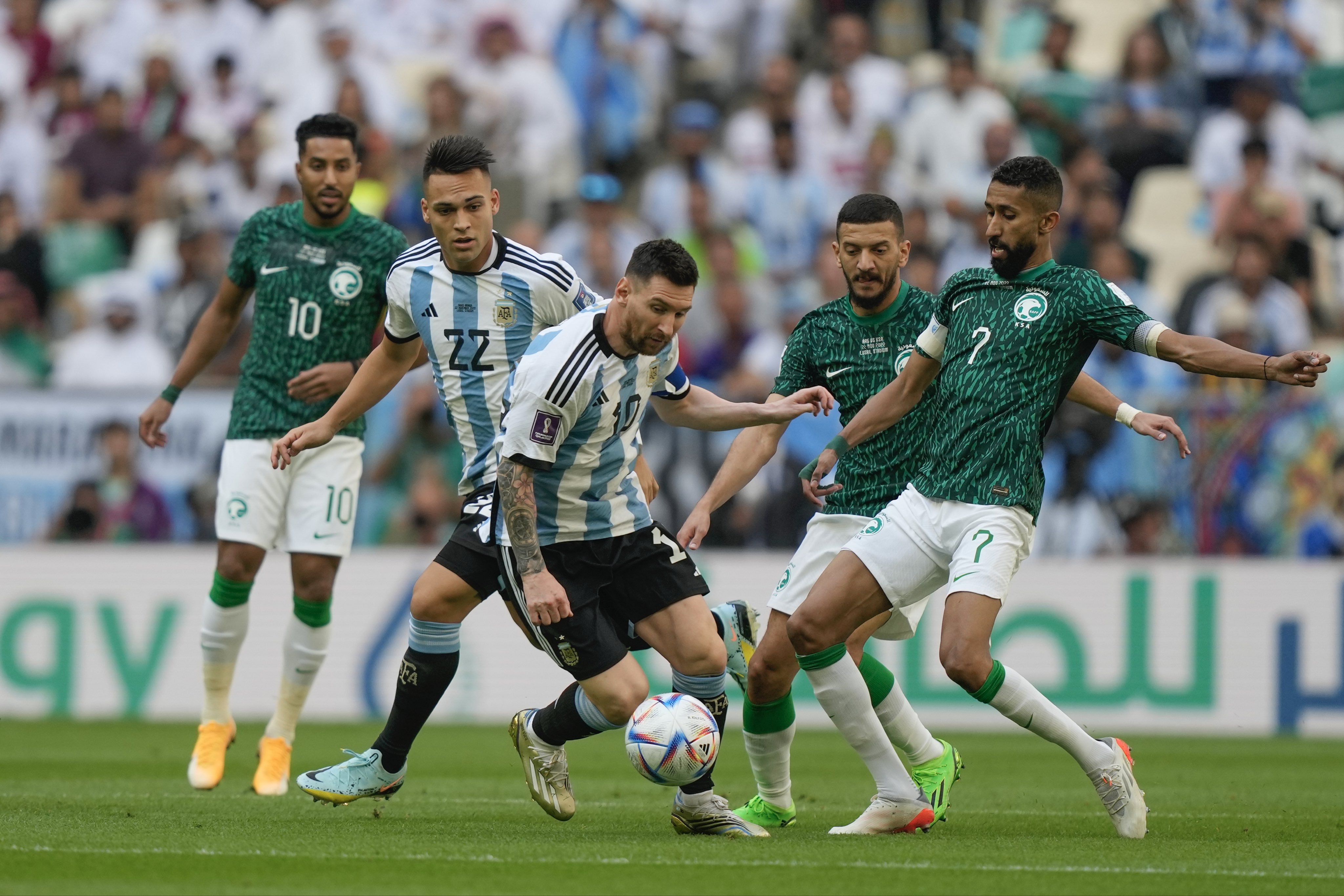 لقطات مثيرة من فوز السعودية التاريخي على الأرجنتين في كأس العالم 2022
