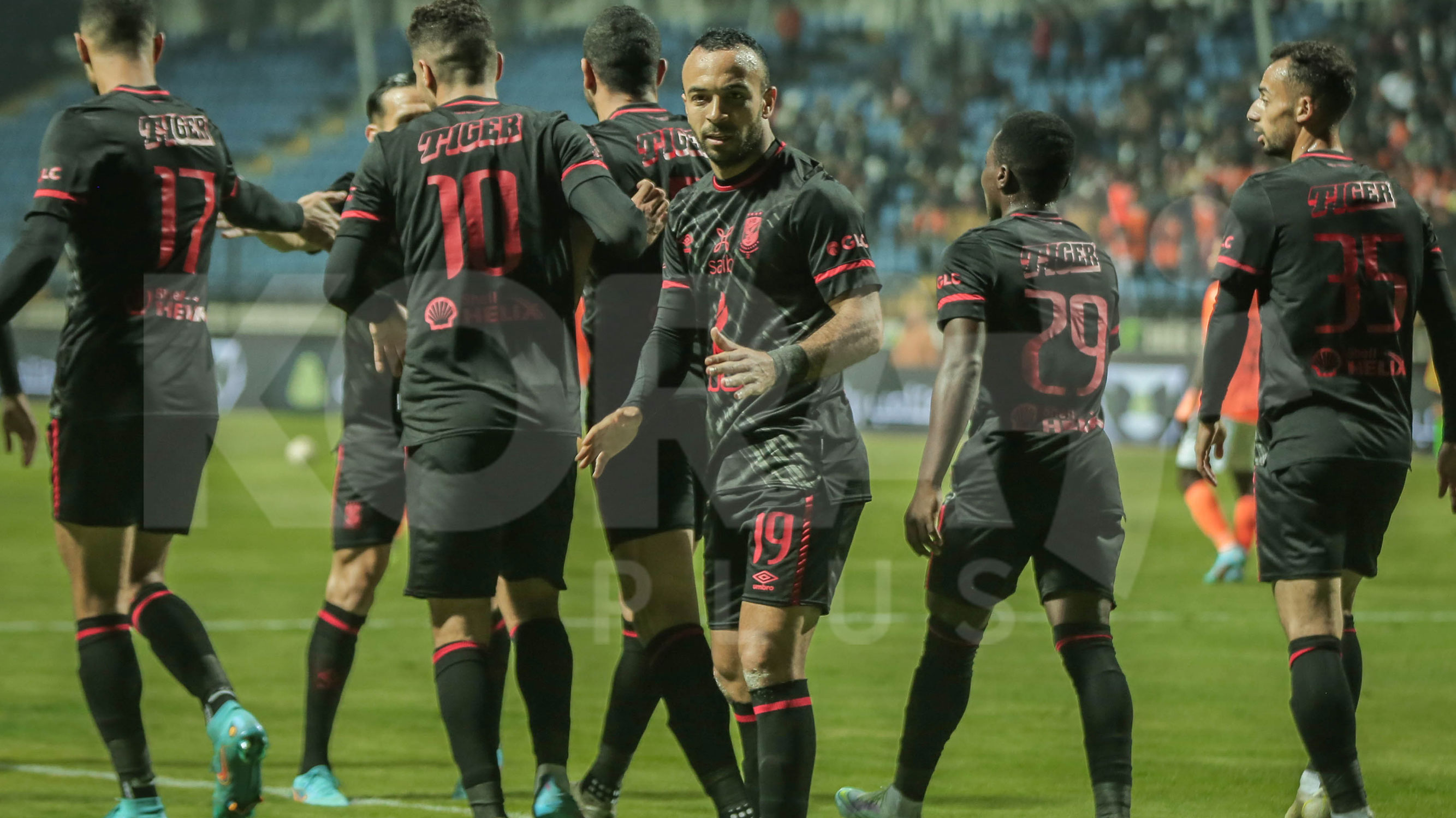 الأهلي يضرب فاركو برباعية في الدوري المصري