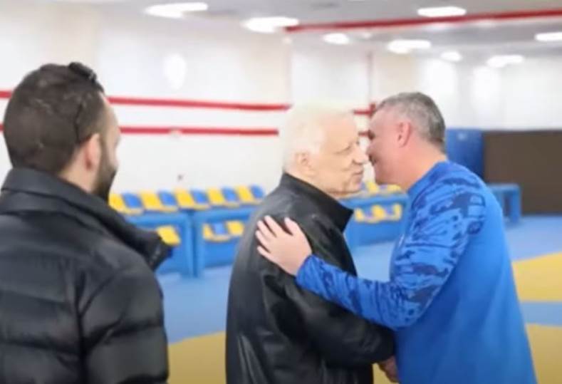 مرتضى منصور وكارتيرون
