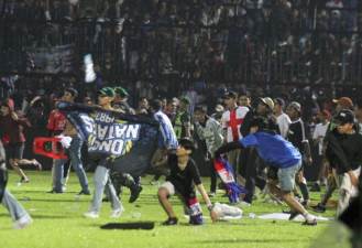 مصرع مشجعين في الدوري الإندونيسي