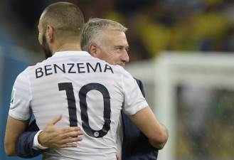 ديشامب يكشف موقف كريم بنزيما من العودة لـ كأس العالم
