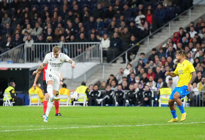 Real against Cadiz .. Toni Kroos adds the second “video” goal