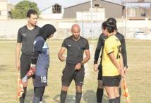 طاقم حكام رجال في دوري الكرة النسائية