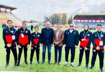 صورة تجمع رئيس اتحاد الكرة مع الحكام المصريين