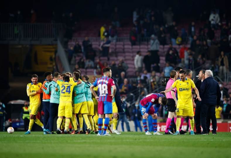 برشلونة وقادش