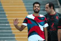 أحمد مهيب لاعب سلة الأهلي في مدرجات برج العرب
