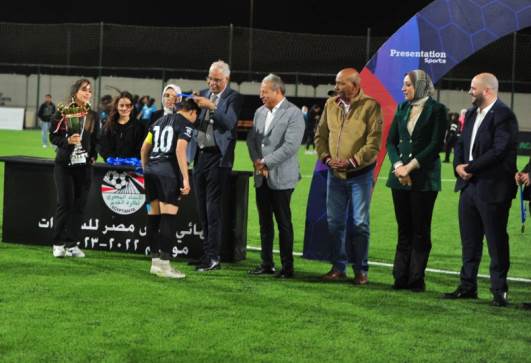 مراسم تسليم توت كأس مصر