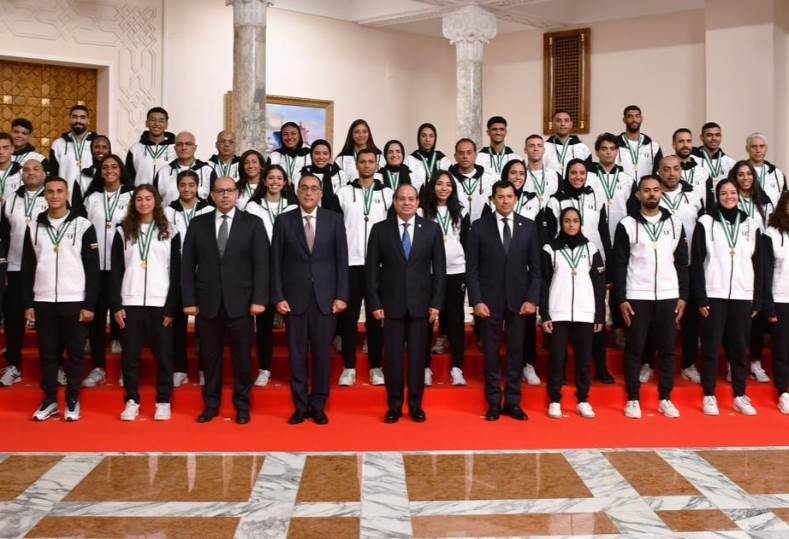 فخامة الرئيس مع أبطال مصر الرياضيين