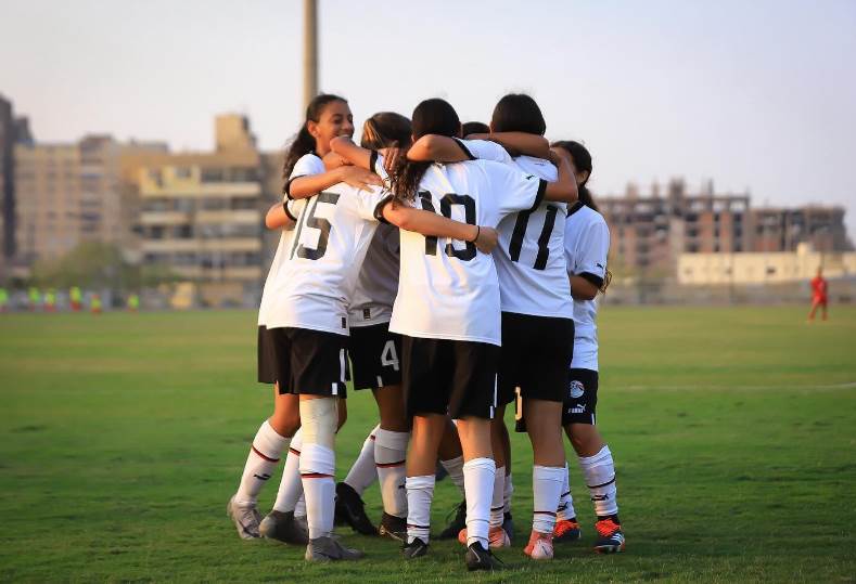 الصالح سبورت : تطعيم لاعبات منتخب مصر للناشئات ضد الأمراض المستوطنة قبل السفر دوالا لملاقاة الكاميرون 