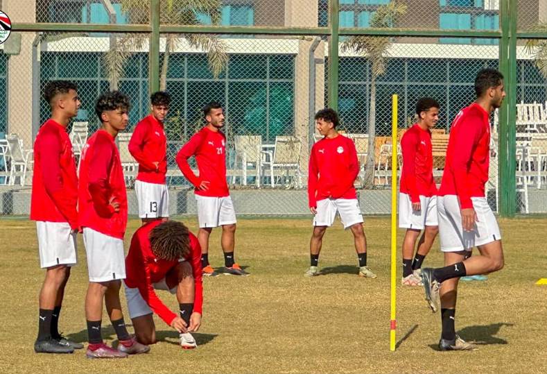 الصالح سبورت : منتخب الشباب يواصل تدريباته.. وعلاء نبيل يجتمع بالجهاز الفني واللاعبين