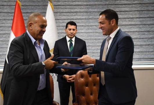 بروتوكول استضافة بطولة العالم للسباحة بالزعانف