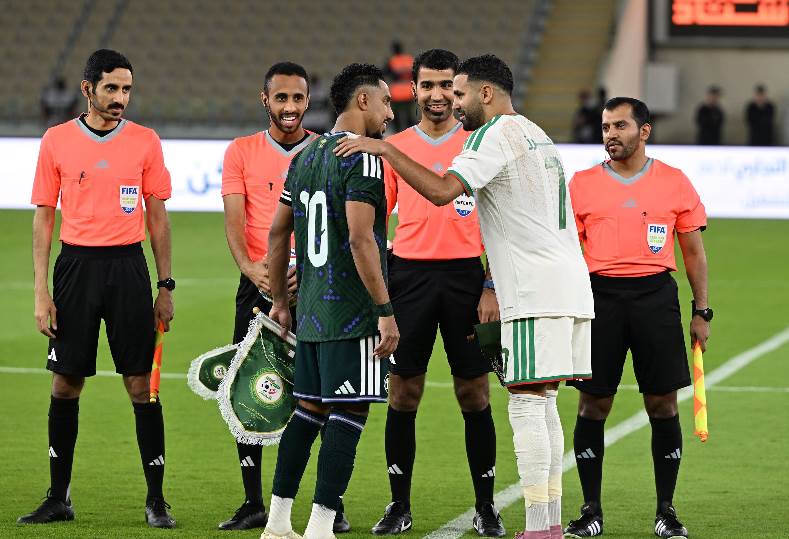السعودية ضد الجزائر