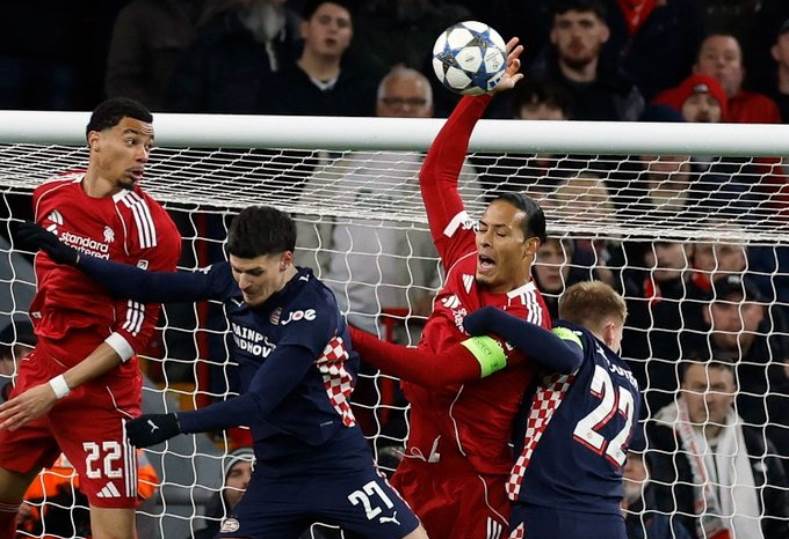 ليفربول ضد آيندهوفن
