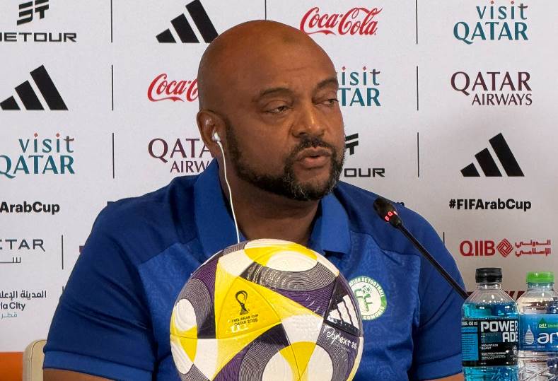 حمادي جامباي مدرب جزر القمر