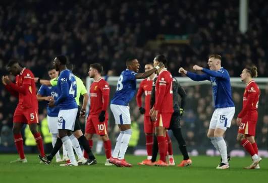 ليفربول وإيفرتون