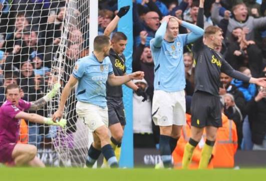 مانشستر سيتي ضد إيفرتون