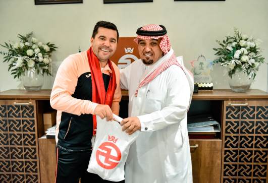  كوزمين كونترا يرحل عن الخلود