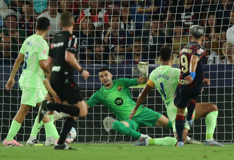 برشلونة وليفانتي