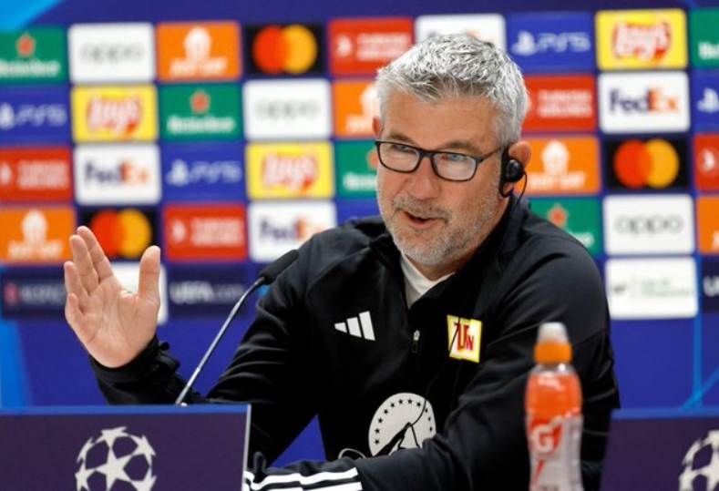 المدير الفني السويسري يورس فيشر