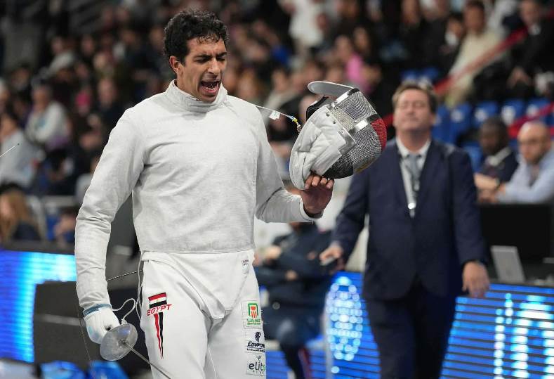 أحمد هشام لاعب المنتخب المصري للسلاح