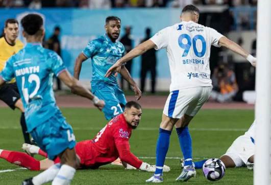 الهلال والأخدود