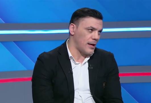 عمرو زكي