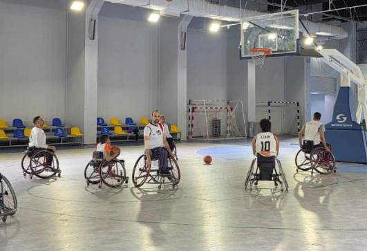 منتخب السلة على الكراسي المتحركة