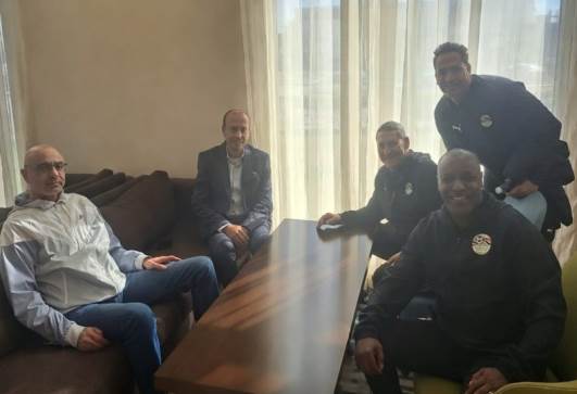 قنصل مصر يزور بعثة منتخب الناشئين بليبيا
