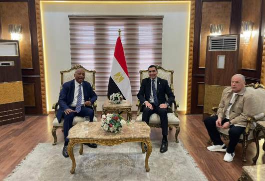 وزير الرياضة ورئيس الكاف