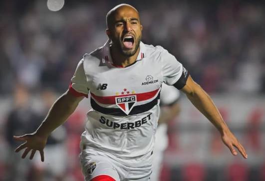 لوكاس مورا