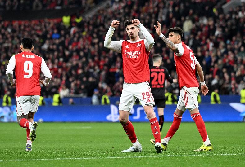 موقع الملاعب : كيف تخلص آرسنال من عقدة “الوصيف” وتُوج بالدوري الإنجليزي بعد 22 عامًا؟