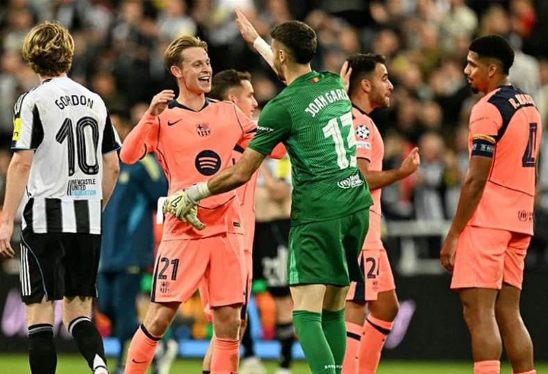  برشلونة ونيوكاسل
