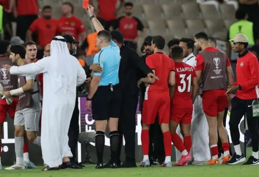 شباب الأهلي