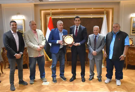 وزير الشباب والرياضة
