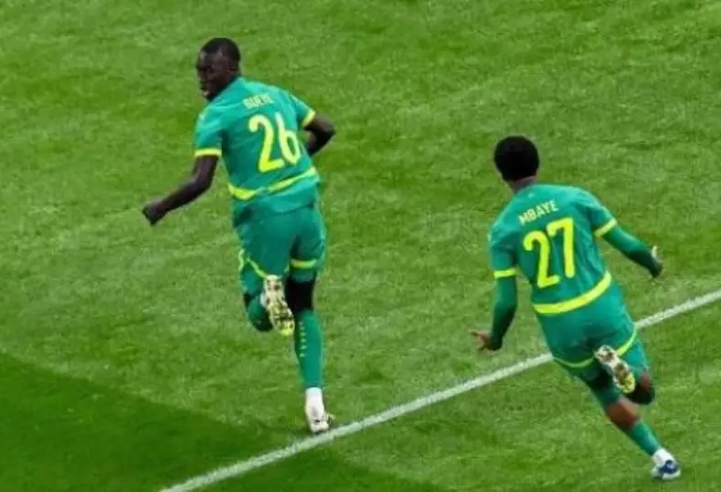 بابي جاي لاعب السنغال