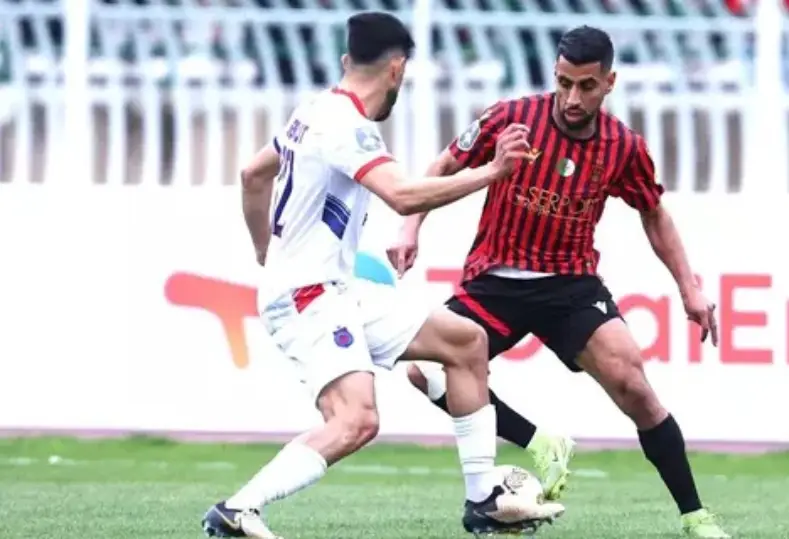 اتحاد العاصمة الجزائري وأولمبيك آسفي المغربي