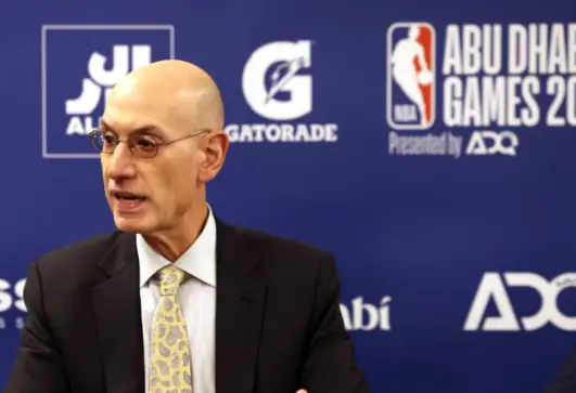 آدم سيلفر