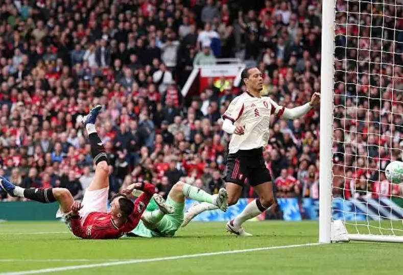 مانشستر يونايتد وليفربول 