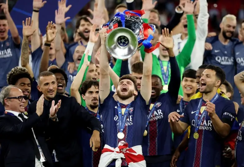 الصالح سبورت : بأرقام استثنائية.. كفاراتسخيليا يتوج بجائزة أفضل لاعب في دوري أبطال أوروبا 2026
