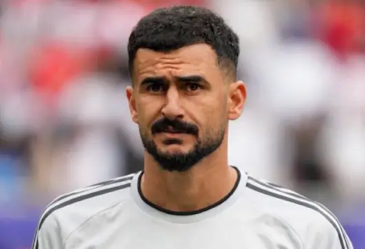 أيمن حسين