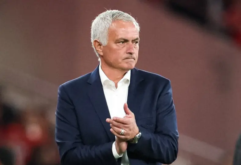 الصالح سبورت : مورينيو يودع بنفيكا برسالة مؤثرة تمهيدا للعودة إلى ريال مدريد