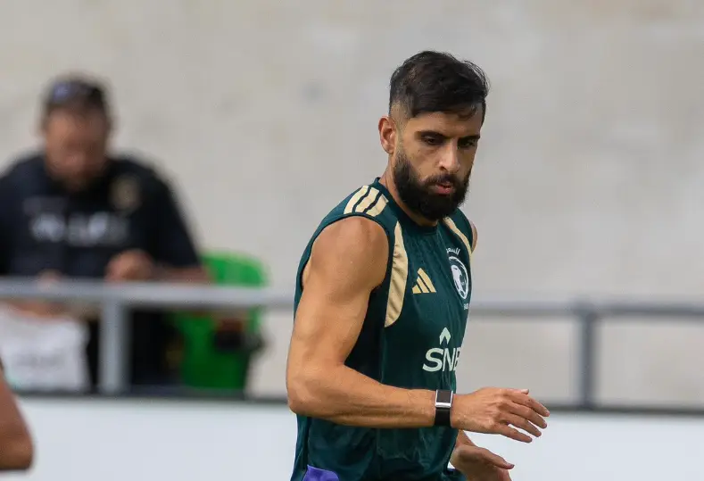 علاء آل حجي لاعب منتخب السعودية