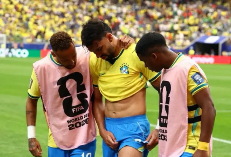 لوكاس باكيتا لاعب منتخب البرازيل