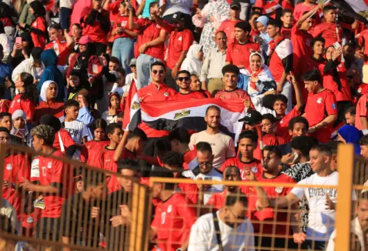 توافد الجماهير المصرية على ستاد القاهرة 