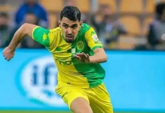 فارس نشاط لاعب شبيبة القبائل 