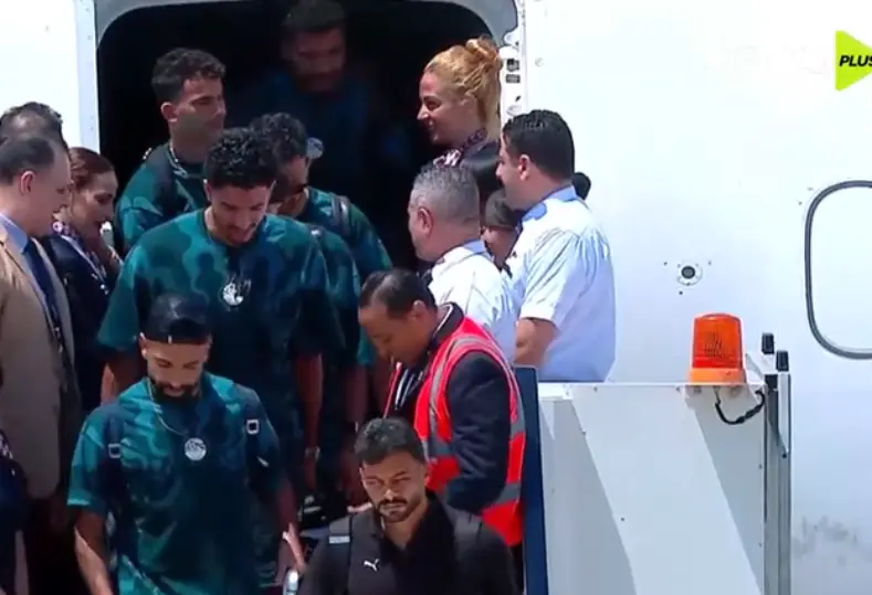 بعثة منتخب مصر تصل مطار العلمين